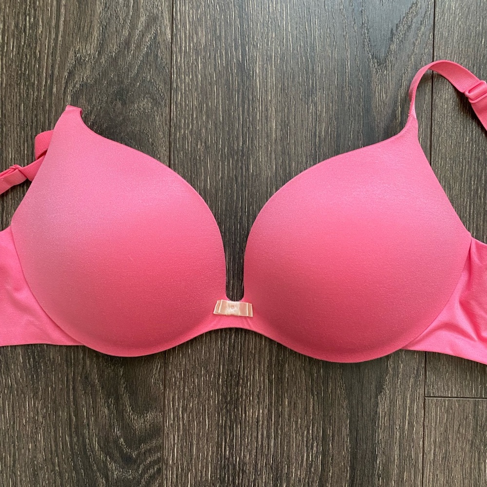 Victoria’s Secret plunge bra